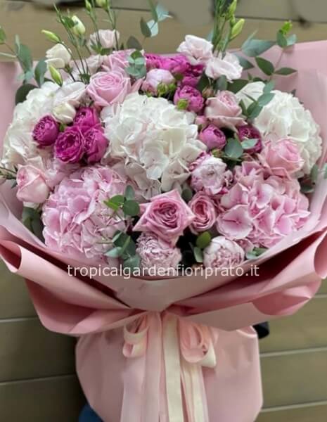 Bouquet di ortensie,rose e fiori di stagione
