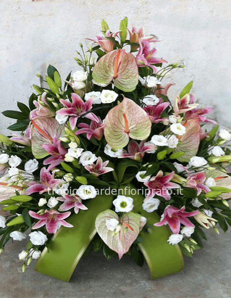 Cuscino funebre con anthurium,lilium , rose o lisianthus